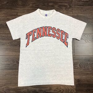 Logo 7 Women’s Vintage 90s Style Tennessee Volunteers Football College T-Shirt
